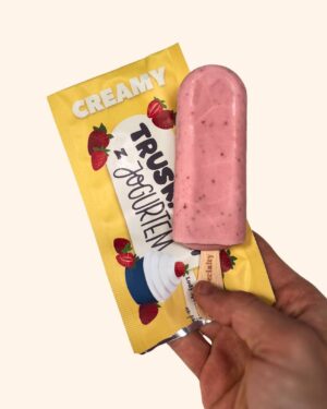 Truskawki z jogurtem – lody na patyku